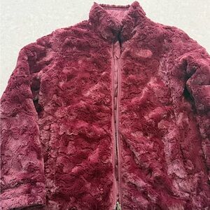The North Face Kids Fuzzy Jacket in burgundy - reversible